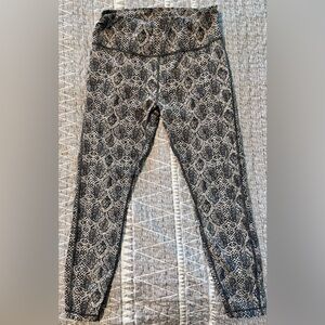 Athleta Ultimate 7/8 Tight Snakeskin Print Leggings Size M